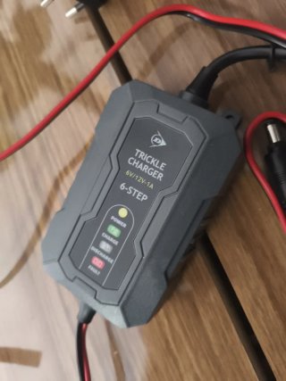Cargador Baterías Coche/Moto 6V/12V 1A