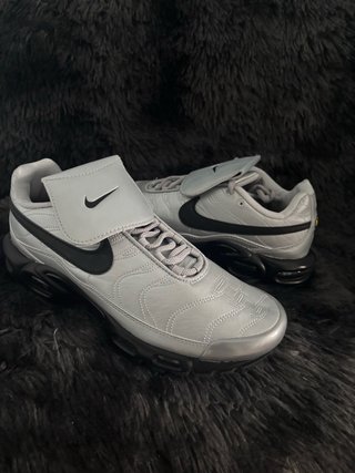 Nike TN Tiempo Zapatos Grises y Negros