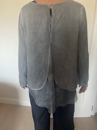 Blusa gris manga larga