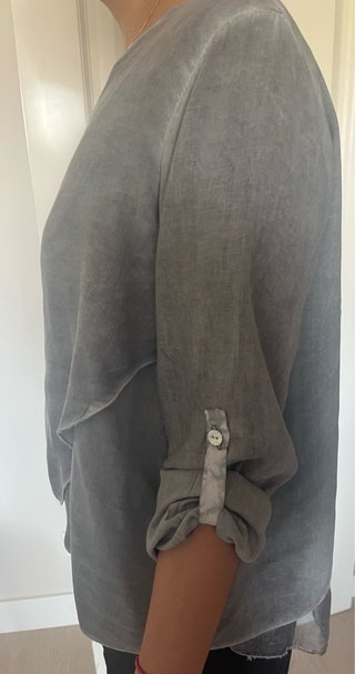 Blusa gris manga larga