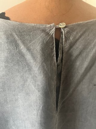 Blusa gris manga larga