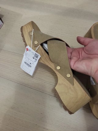 Zuecos Stradivarius Beige Talla 40