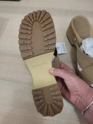Zuecos Stradivarius Beige Talla 40