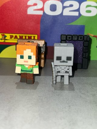 Figuras Minecraft kinder Joy.