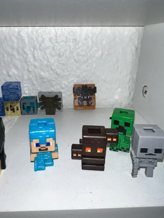 Figuras Minecraft kinder Joy.