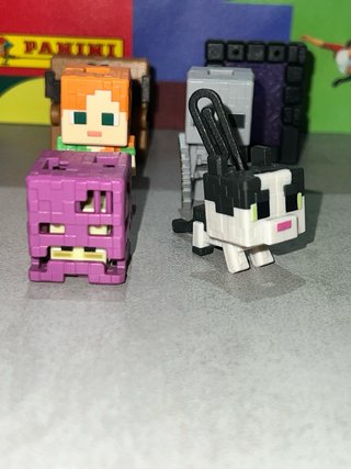 Figuras Minecraft kinder Joy.