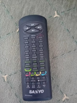Televisor Sanyo nuevo con mando original