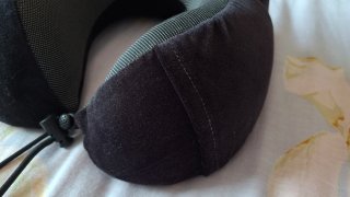 Almohada de viaje negra