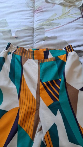 Pantalón ancho Shein estampado talla M