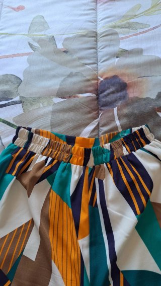 Pantalón ancho Shein estampado talla M