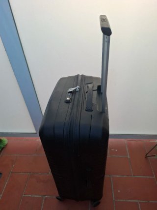 Maleta American Tourister Negra