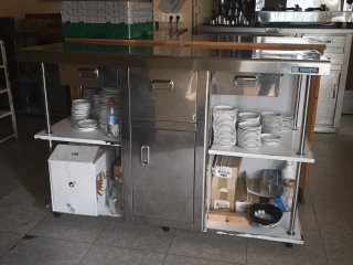 Mesa de acero inoxidable para cafetera