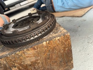 Volante motor luk 123104345R
