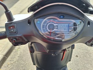 Moto Sym Symphony SR Top