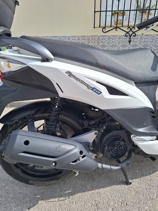 Moto Sym Symphony SR Top
