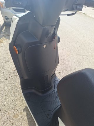 Moto Sym Symphony SR Top