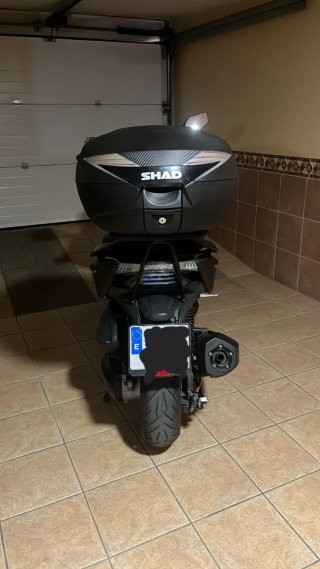 Baúl y correa Kymco 400i