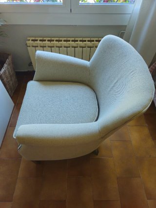 Sillón beige de tela
