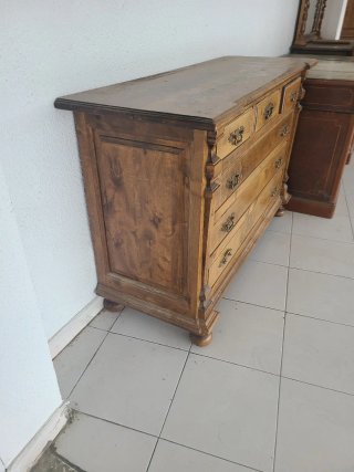 Cómoda de madera con 7 cajones