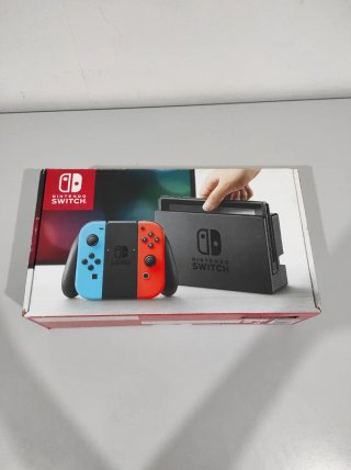 Nintendo Switch + Accessori e Controller Hori