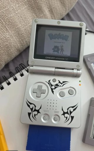 Nintendo Advance SP + 6 Juegos Game Boy