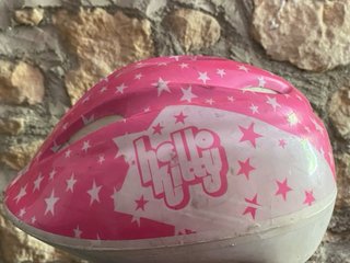 Casco rosa Hello Kitty estrellas