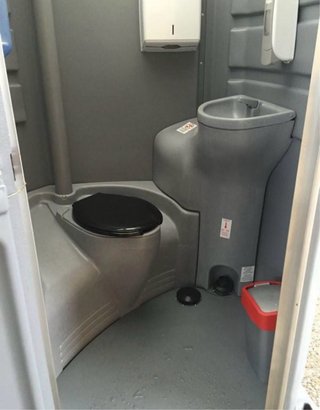 ALQUILER DE 2 BAÑOS PORTÁTILES PARA EVENTOS