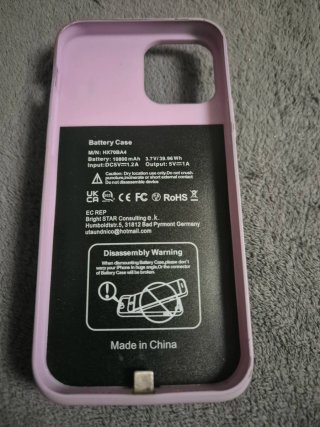iPhone 12 256GB Azul con 8 fundas y una batería