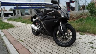 Yamaha YZF 125R Sportbike Negra