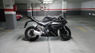 Yamaha YZF 125R Sportbike Negra