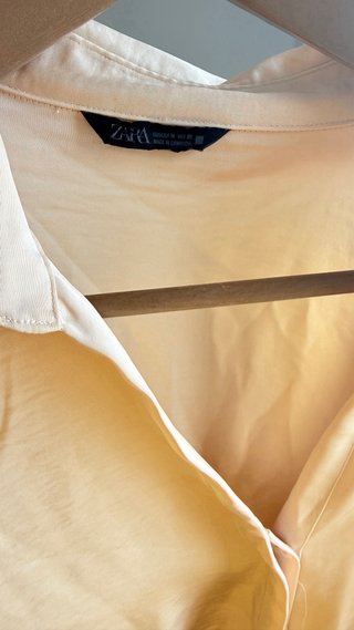 Blusa Zara Beige Satinada