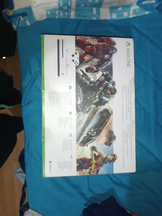 Caja Xbox One S 500 GB vacía