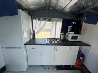 Caravana, totalmente montada con avancé y cocina.