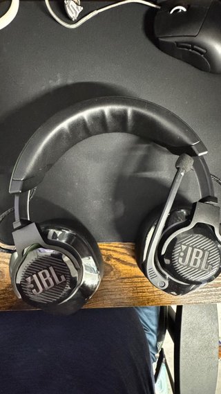Monitor Ozone 24 Negro/Rojo + JBL QUANTUM 910