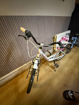 Bicicleta niña blanca nueva