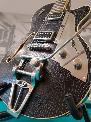 Duesenberg Starplayer TV Outlaw Guitarra