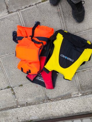 3 Chalecos salvavidas varias tallas