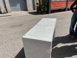 Tocador MALM Ikea cristal y madera