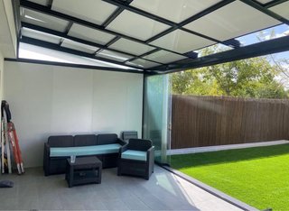 Estructura techo panel sándwich y cristal