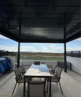 Estructura techo panel sándwich y cristal