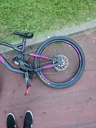 Commencal Supreme Park 27.5