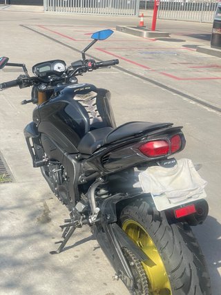 Yamaha FZ8N Negra y Dorada