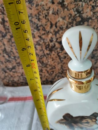 Licorera y vasos decorados con perros