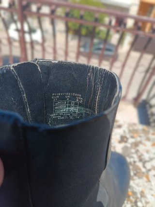 Stivaletti Fornarina pelle nera cuore rosso