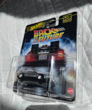 Hot Wheels Premium Back to the Future Time Machine