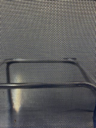 Silla plegable azul y plateada de piscina