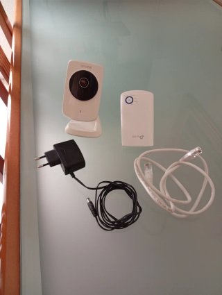 Cámara Vigilancia TP-Link + Accesorios