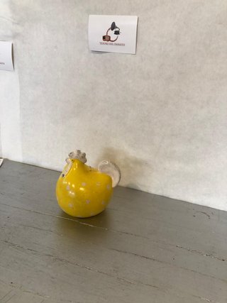 Gallina decorativa gialla vintage ceramica