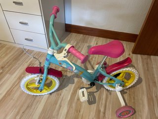 Bicicleta infantil azul y rosa