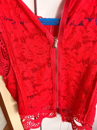 Top encaje rojo